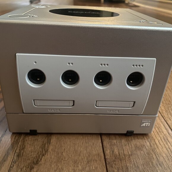 Nintendo GameCube Silver Bundle with Two Controllers Plus - Picture 3 of 5